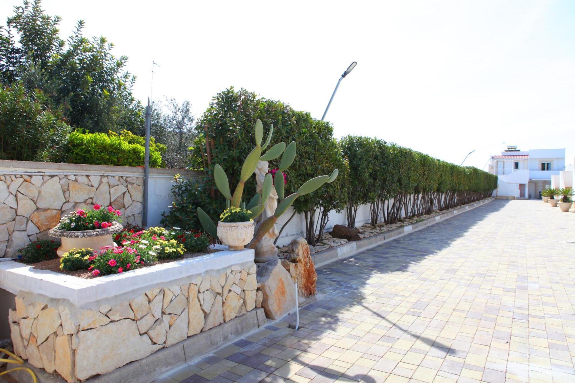 טורה לפילו Pino Resort With Shared Pool מראה חיצוני תמונה